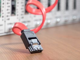 Cybercriminals Trade Access To Servers For $6 On The Dark Web server
